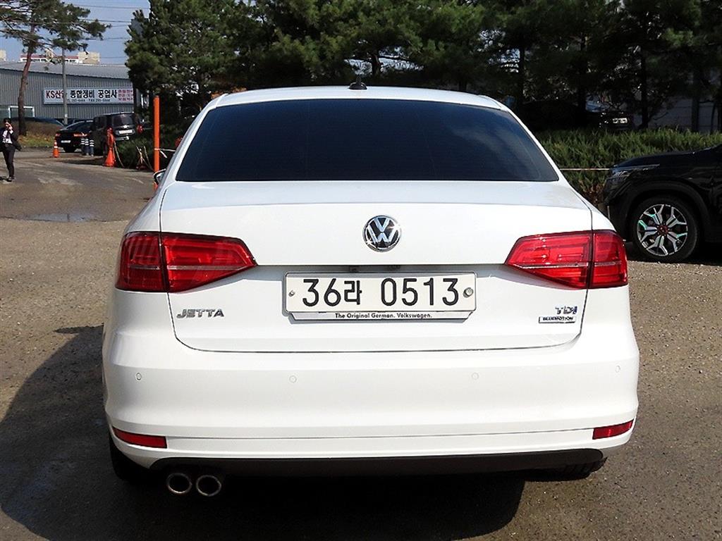 Volkswagen Jetta - Vista 4