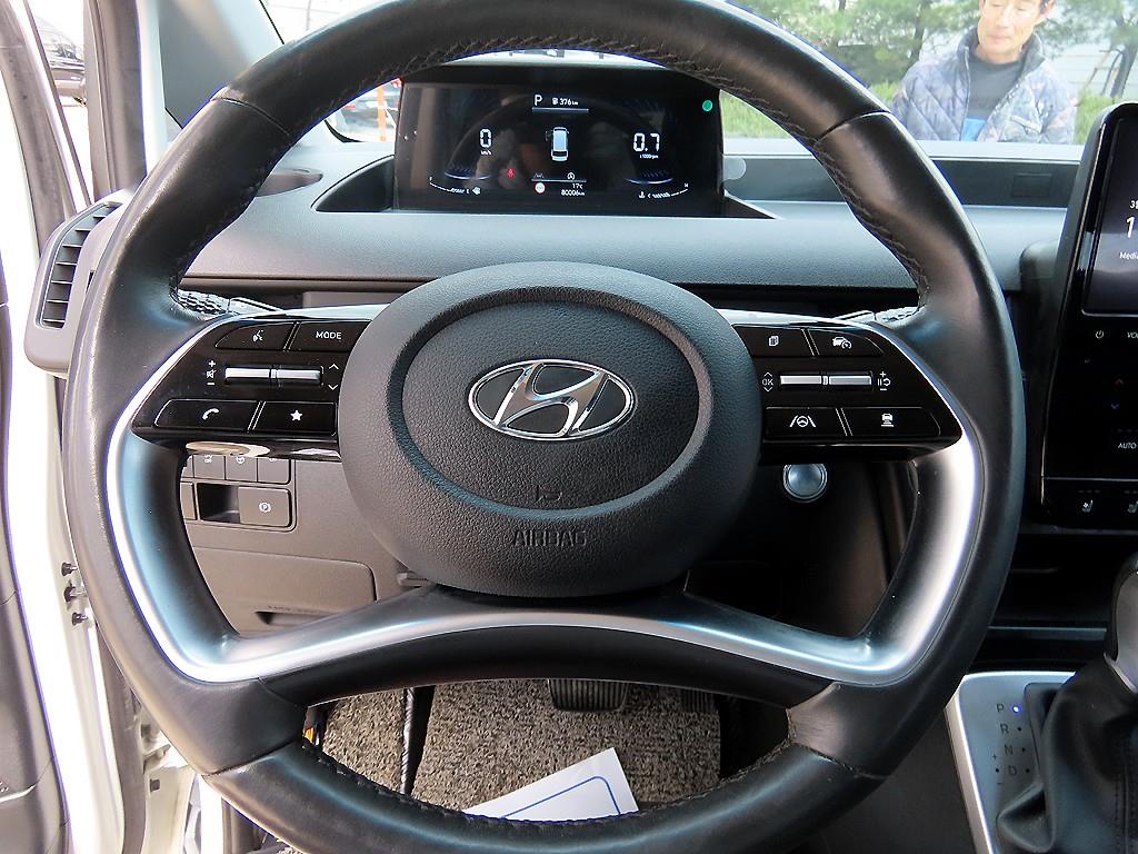 HYUNDAI Staria - Vista 8