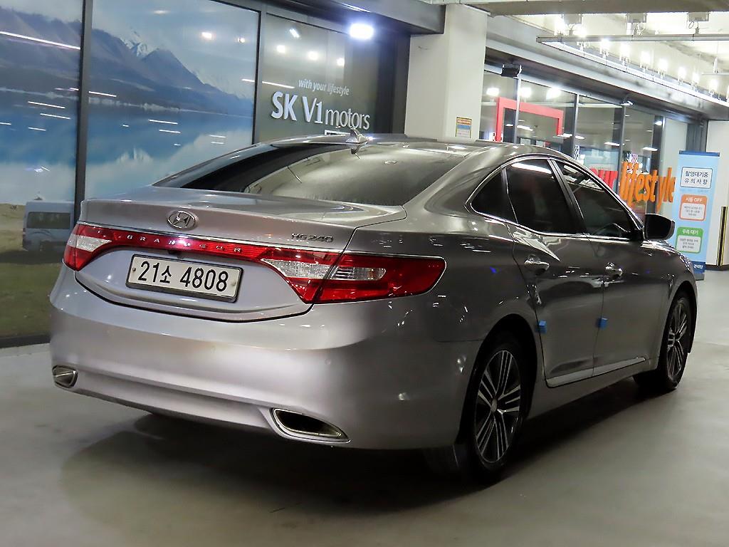 HYUNDAI Grandeur - Vista 4