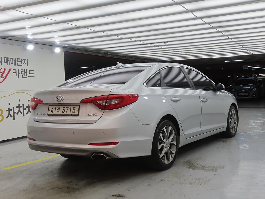 HYUNDAI Sonata - Vista 4