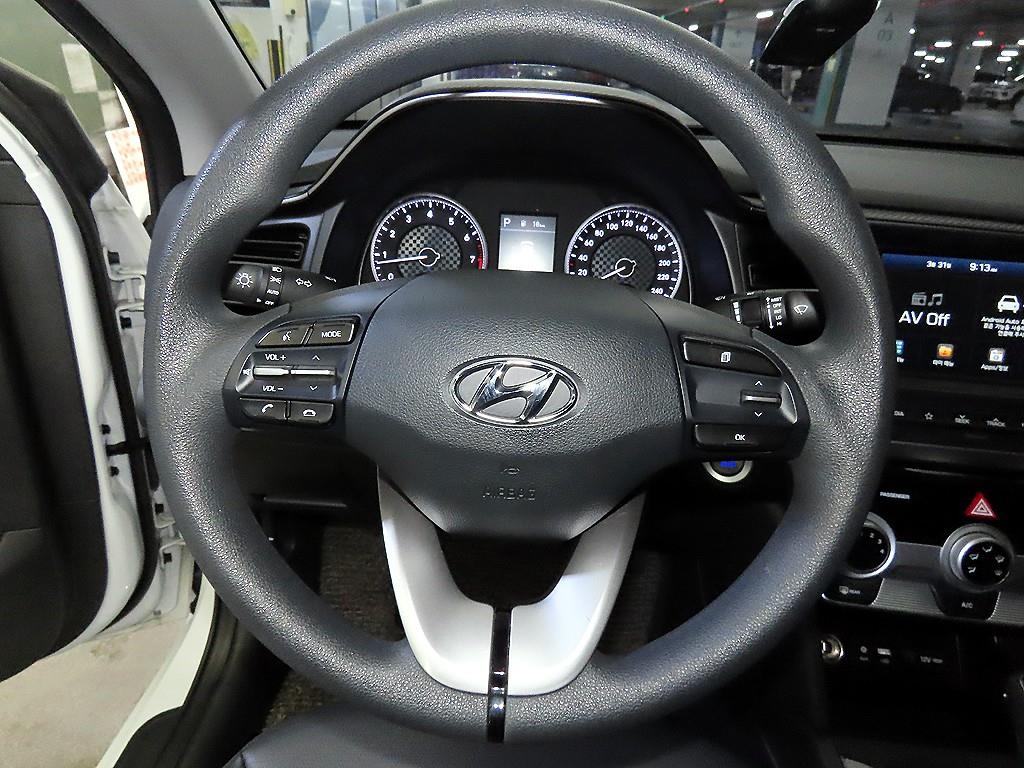 HYUNDAI Avante - Vista 8