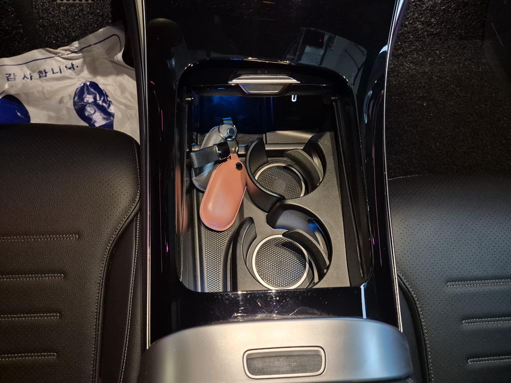 Mercedes Benz GLC Class - Vista 7