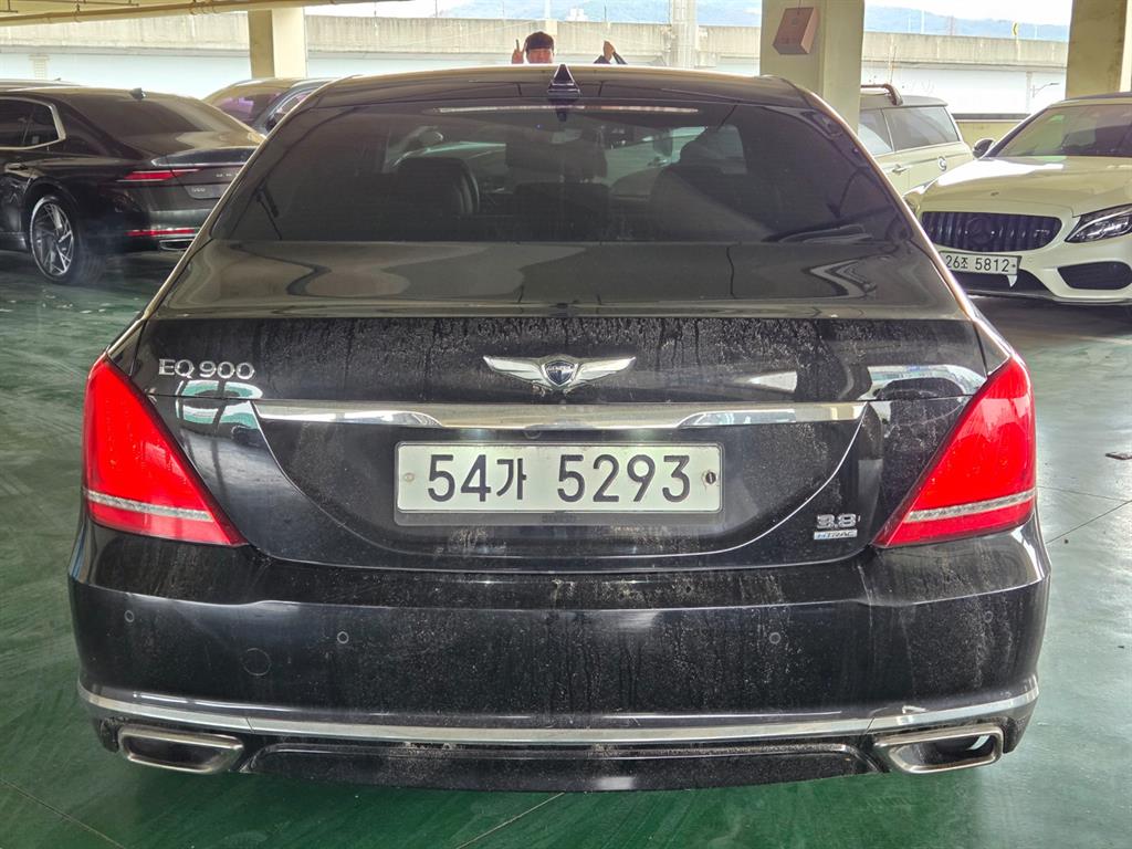 Genesis EQ900 - Vista 4