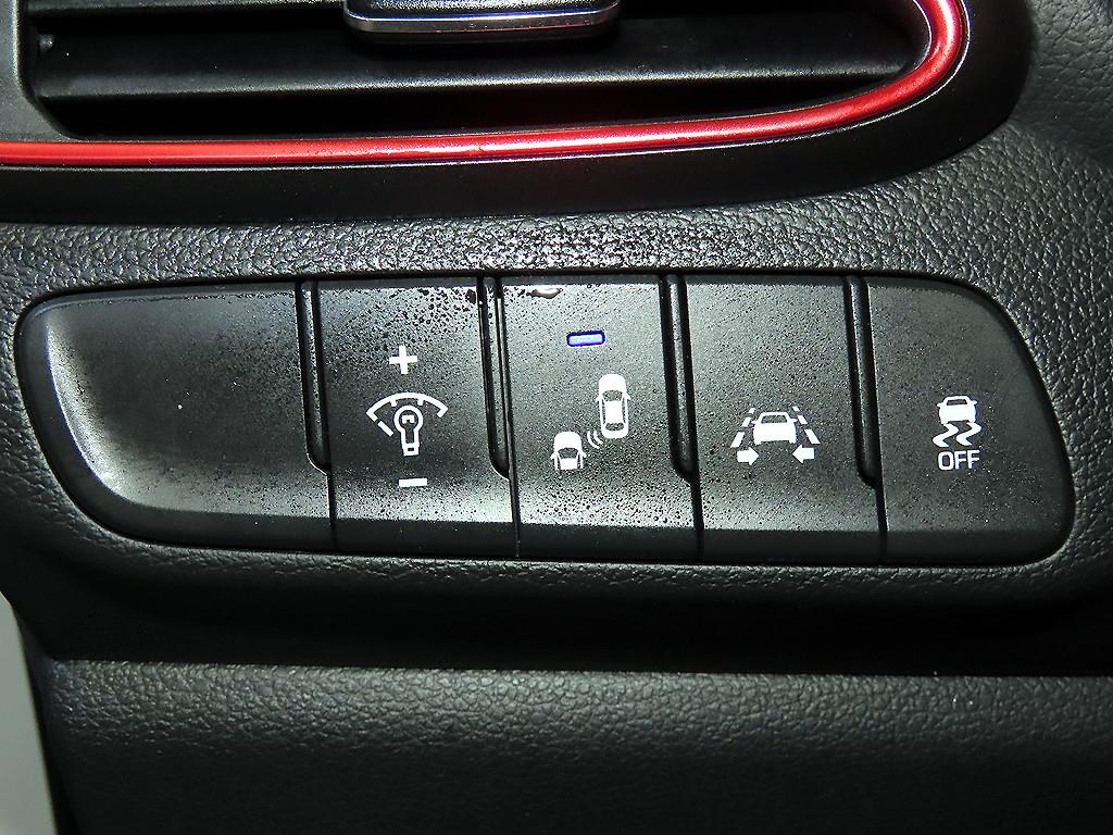 HYUNDAI i30 2018 Blanco - Importación desde Corea - HF Imports Iquique - Foto 13