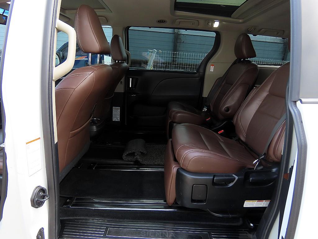 Toyota Siena - Vista 6