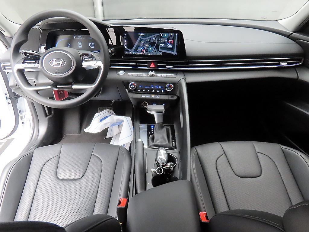 HYUNDAI Avante - Vista 7