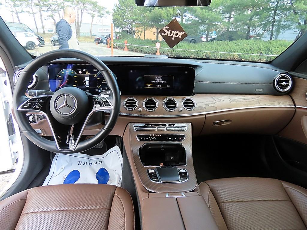 Mercedes Benz E class - Vista 7