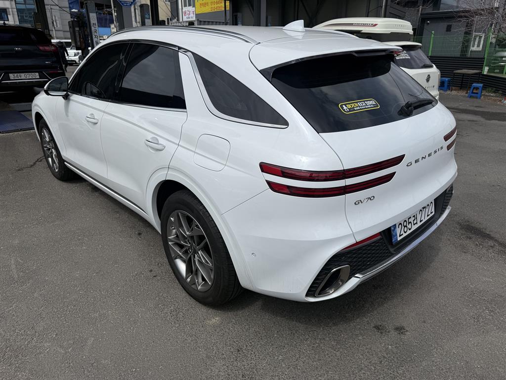 Genesis GV70 - Vista 4