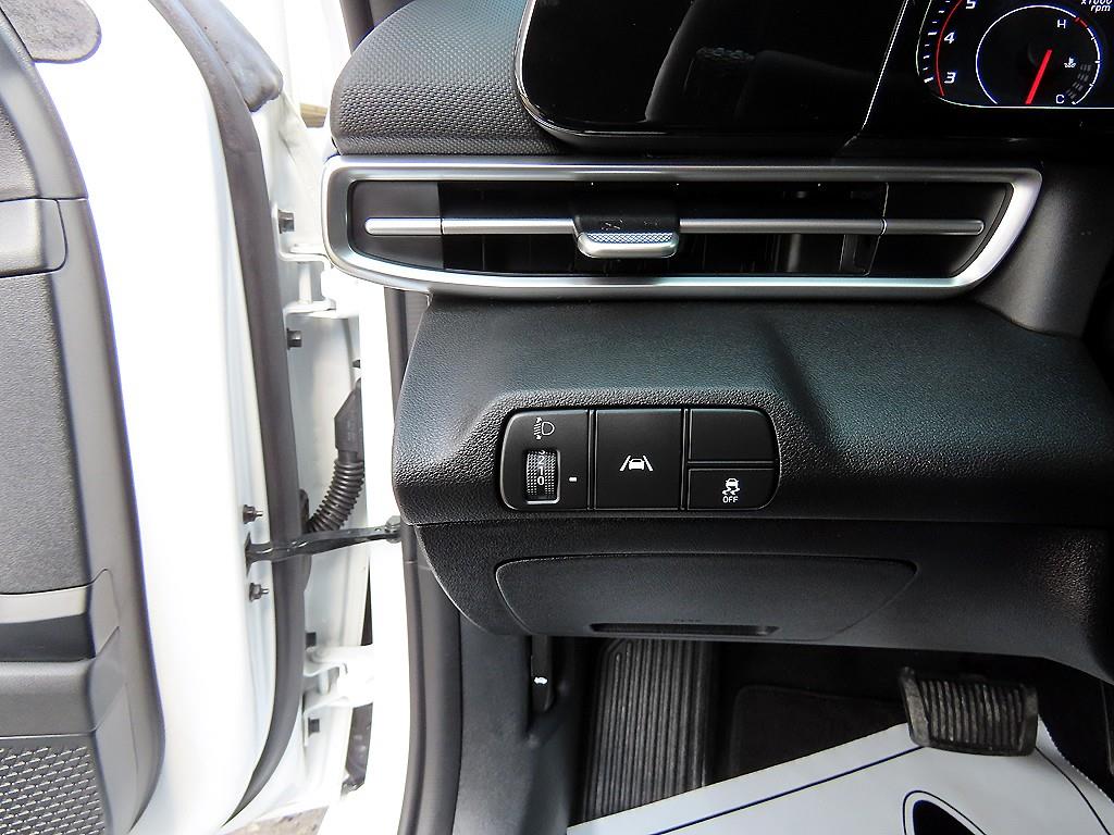 HYUNDAI Avante - Vista 12