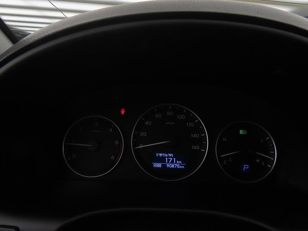 HYUNDAI Starex - Vista 9