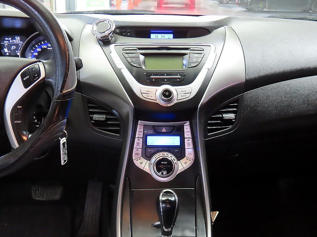 HYUNDAI Avante - Vista 11