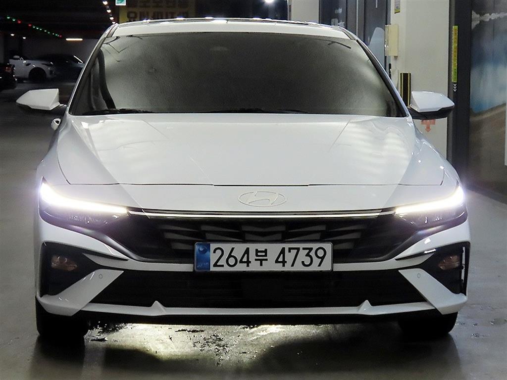 HYUNDAI Avante - Vista 2