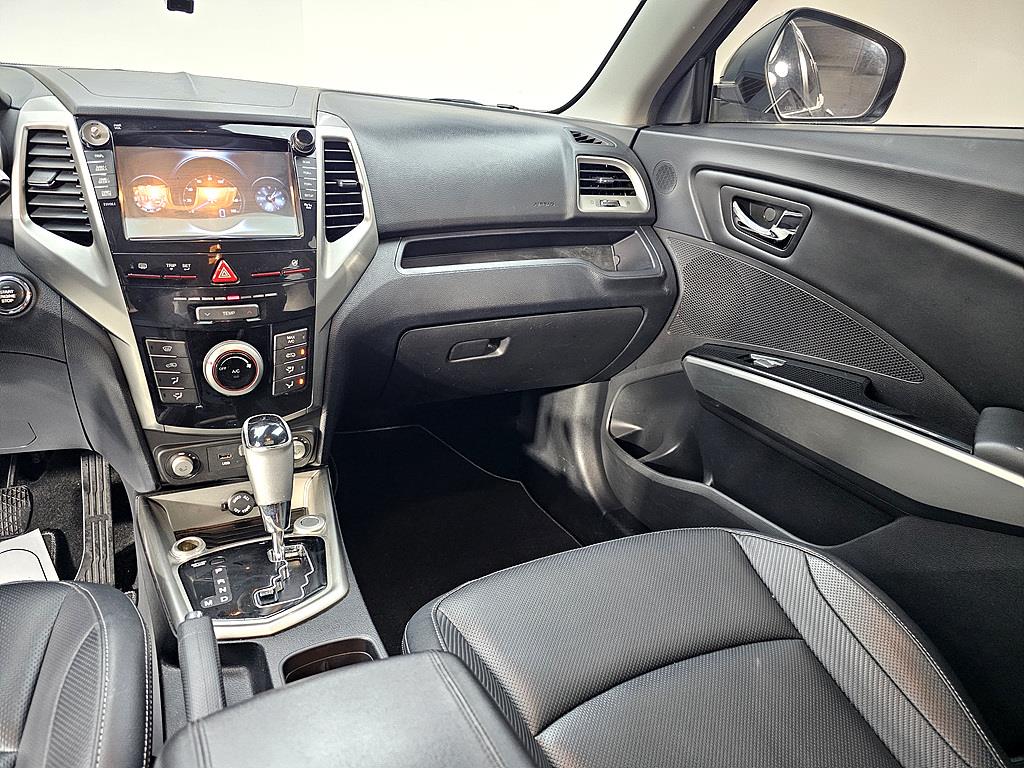 Ssangyong Tivoli - Vista 10