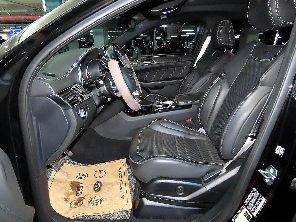 Mercedes Benz GLE Class - Vista 6