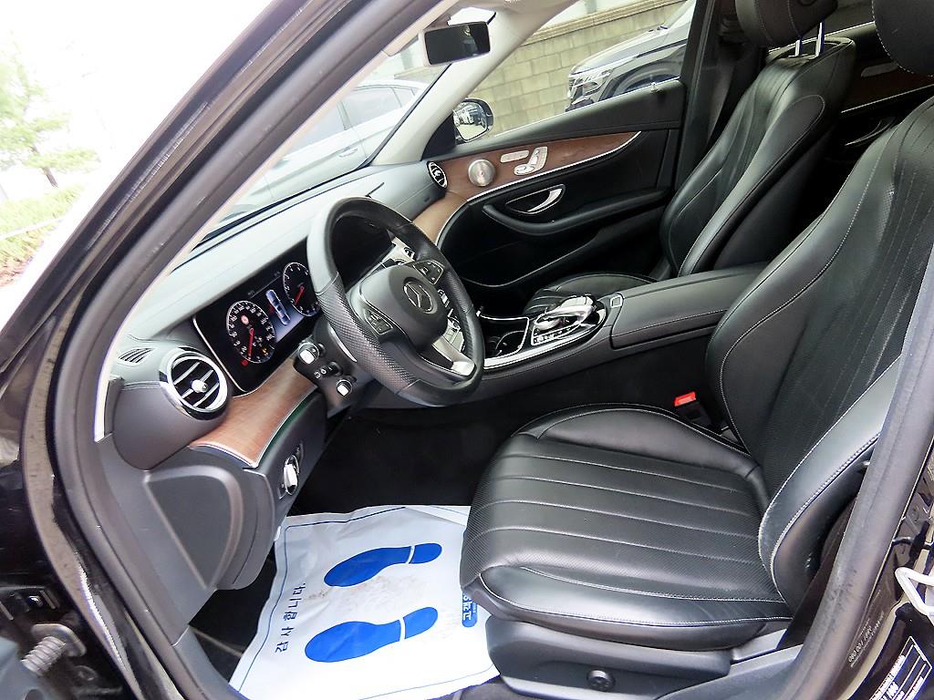 Mercedes Benz E class - Vista 5