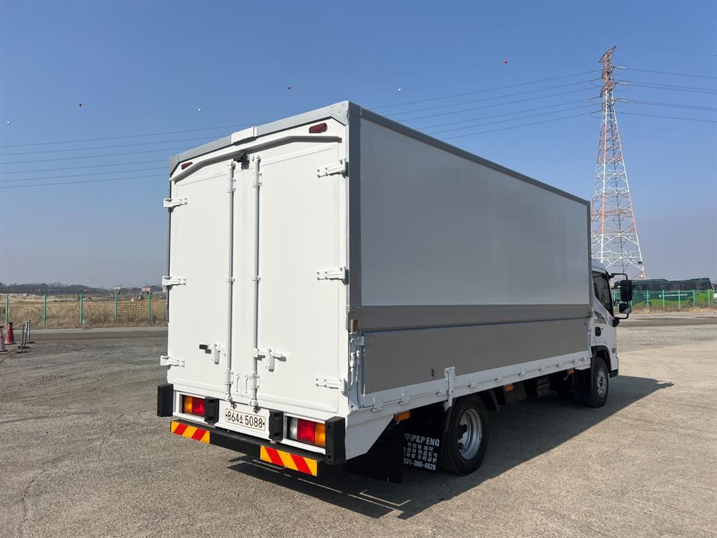 medium and large cargo truck - Vista 4