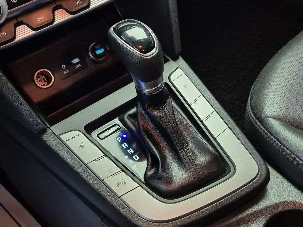 HYUNDAI Avante - Vista 8