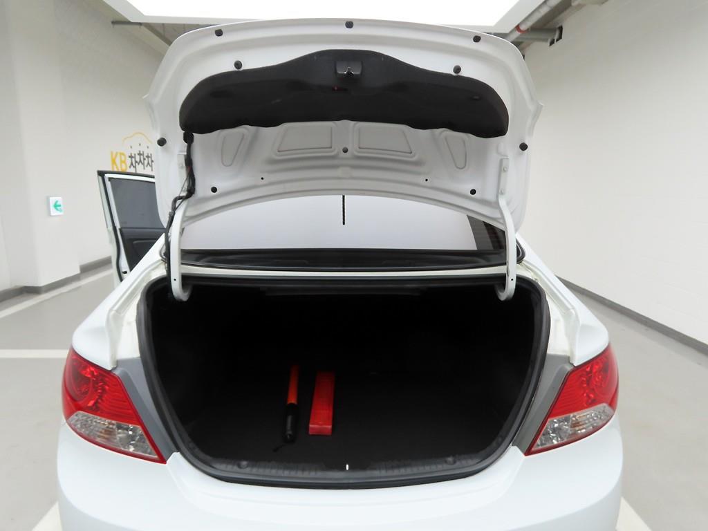 HYUNDAI Accent 2012 - Importación desde Corea - HF Imports Iquique - Foto 18