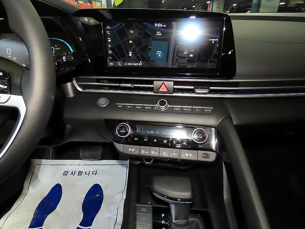 HYUNDAI Avante - Vista 11