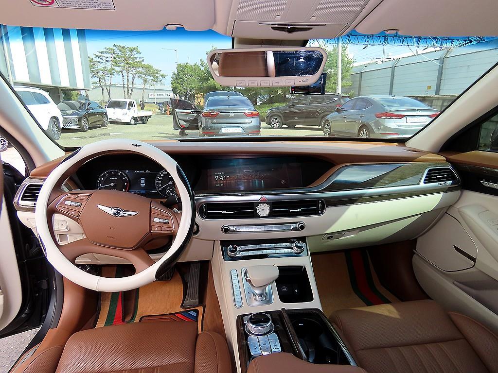 Genesis G90 - Vista 7