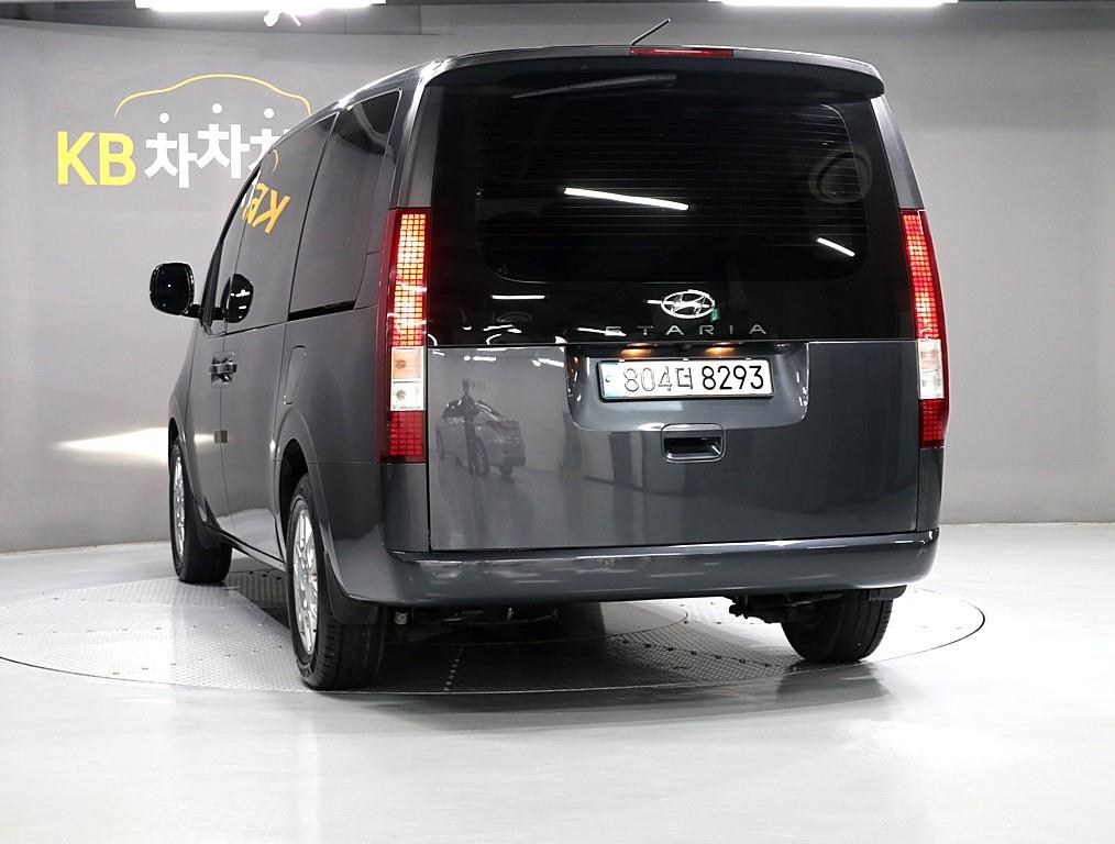 HYUNDAI Staria - Vista 4