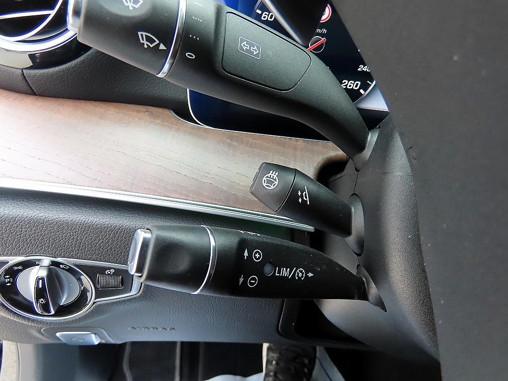 Mercedes Benz E class - Vista 12