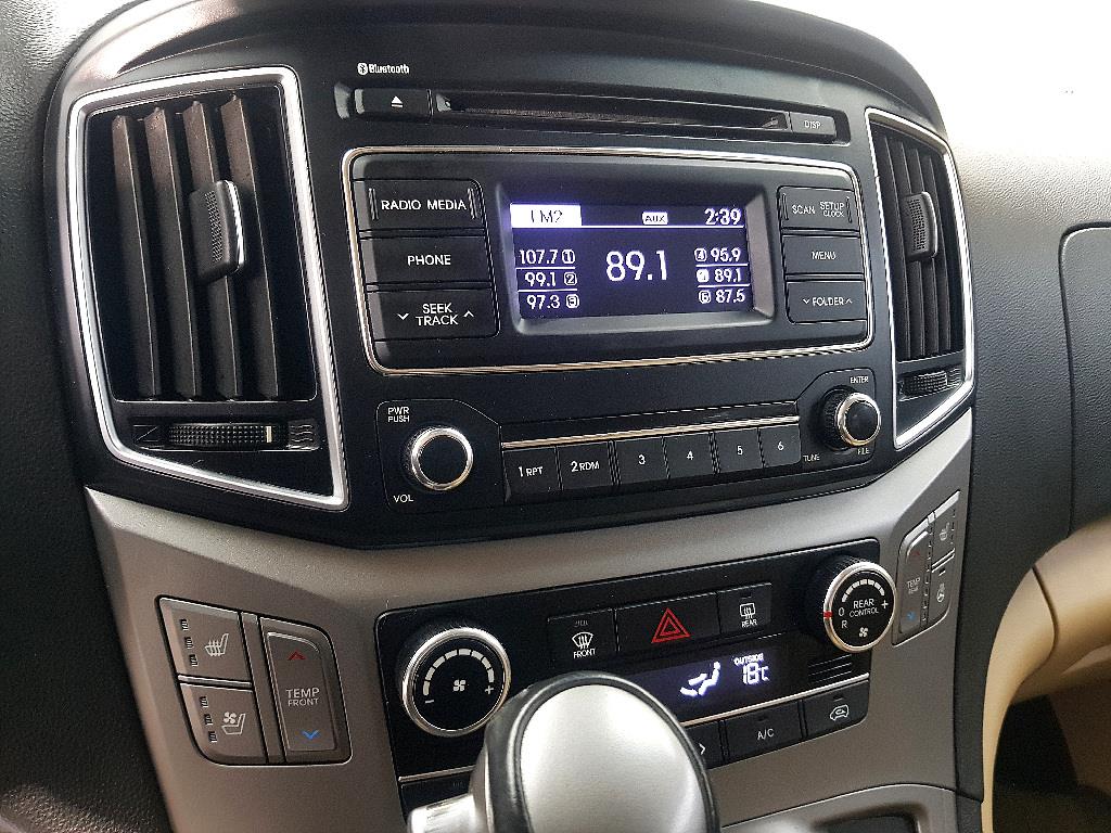 HYUNDAI Starex - Vista 12