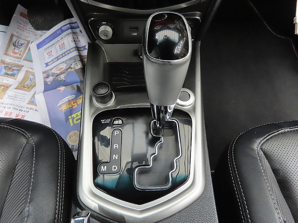 Ssangyong Tivoli 2016 Blanco - Importación desde Corea - HF Imports Iquique - Foto 12