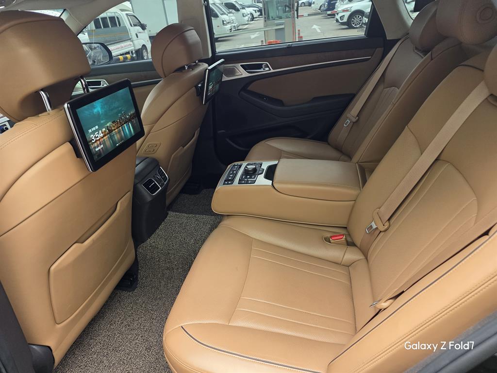 Genesis G80 - Vista 9