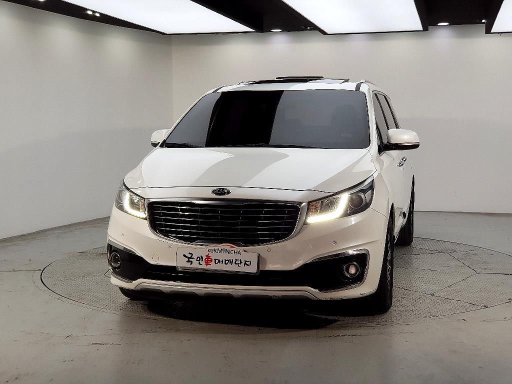 KIA Carnival - Vista 2