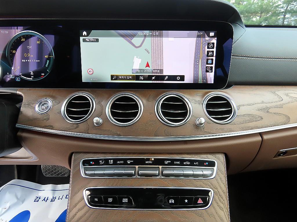 Mercedes Benz E class 2021 Blanco - Importación desde Corea - HF Imports Iquique - Foto 13