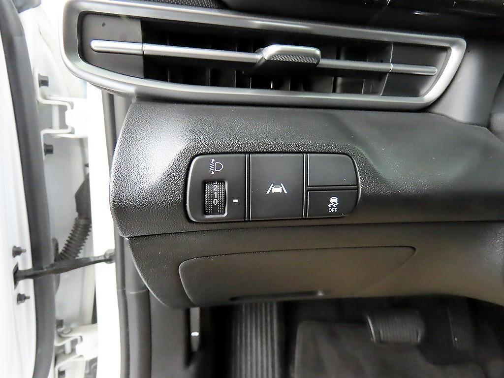 HYUNDAI Avante - Vista 12