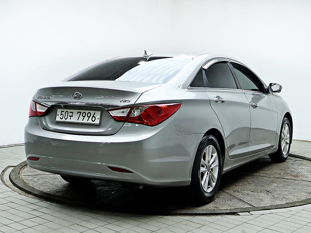 HYUNDAI Sonata - Vista 7