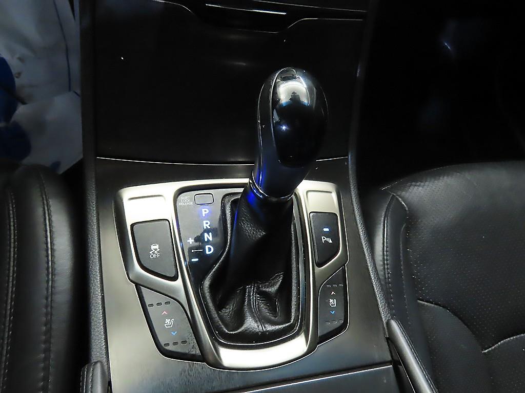 HYUNDAI Grandeur - Vista 12