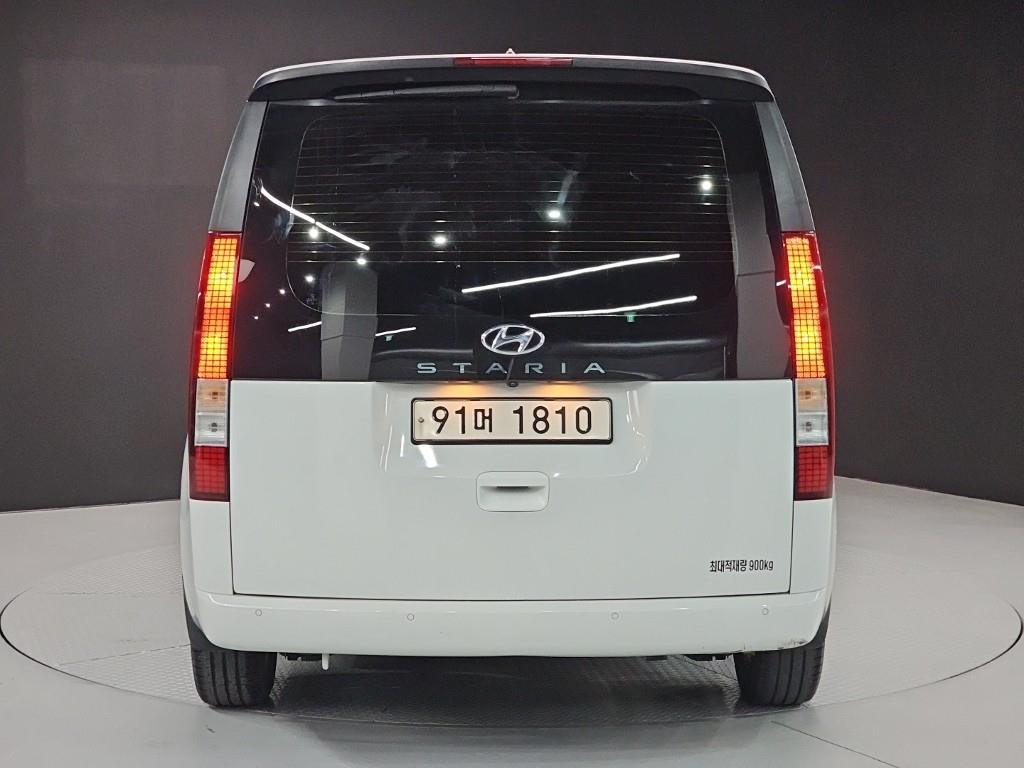 HYUNDAI Staria - Vista 5