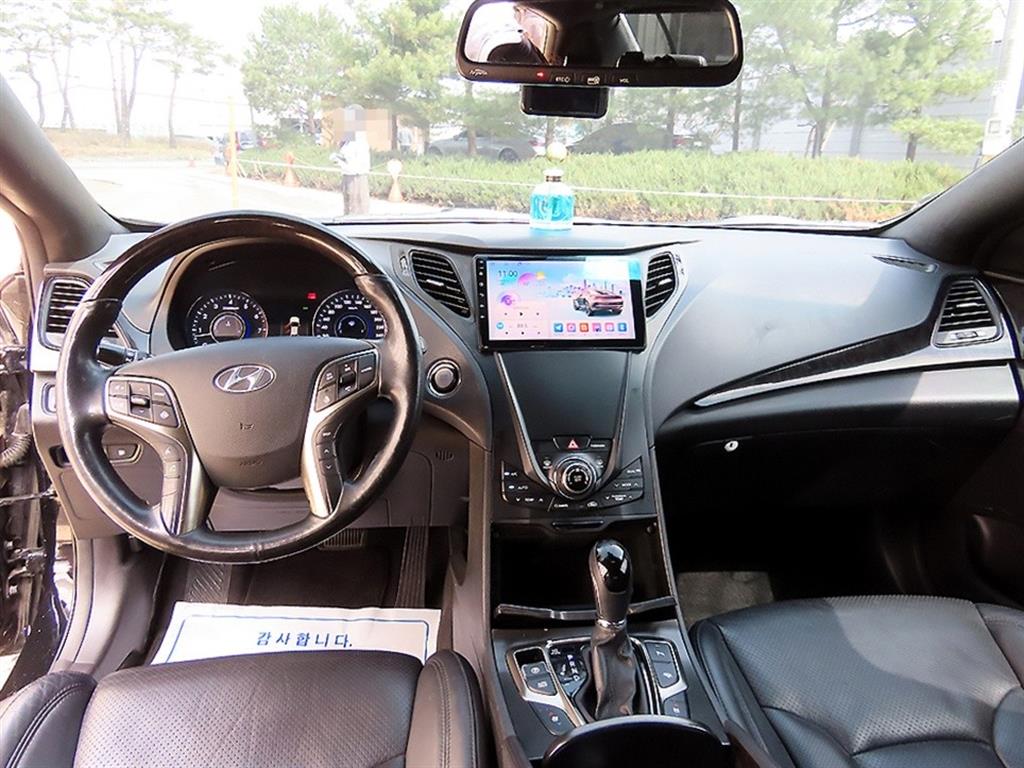 HYUNDAI Grandeur - Vista 7