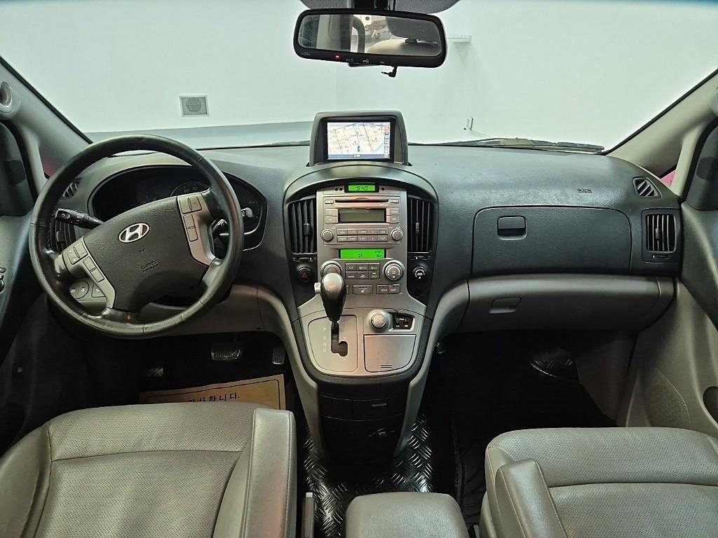 HYUNDAI Starex - Vista 4