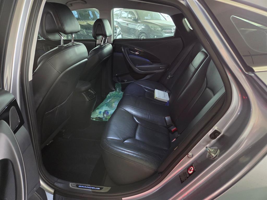 HYUNDAI Grandeur - Vista 7