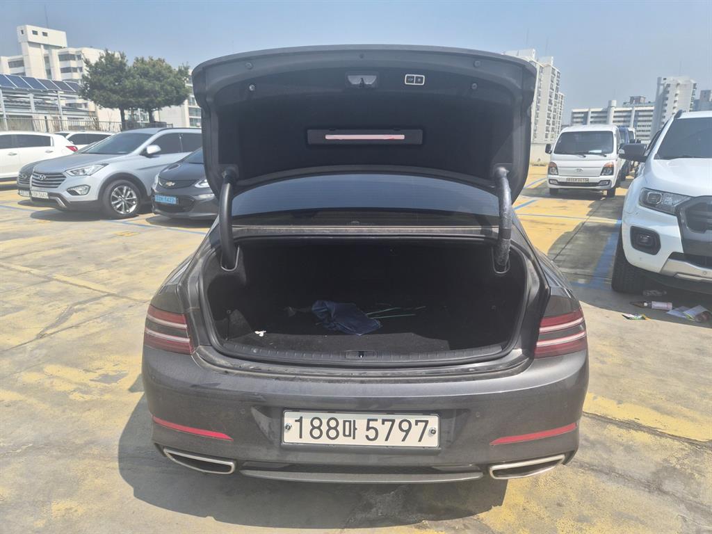 Genesis G80 - Vista 5