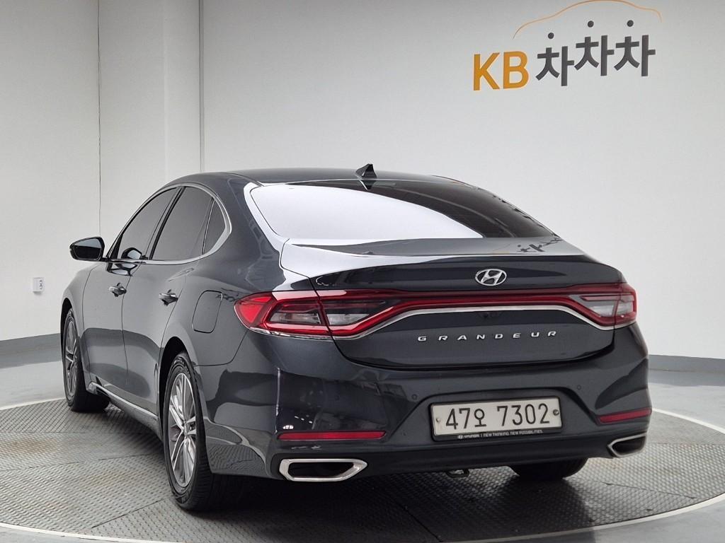 HYUNDAI Grandeur - Vista 2