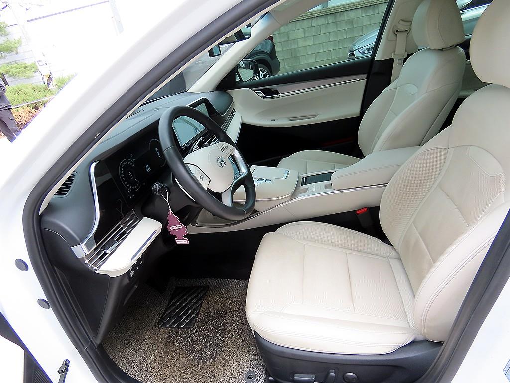 HYUNDAI Grandeur - Vista 5