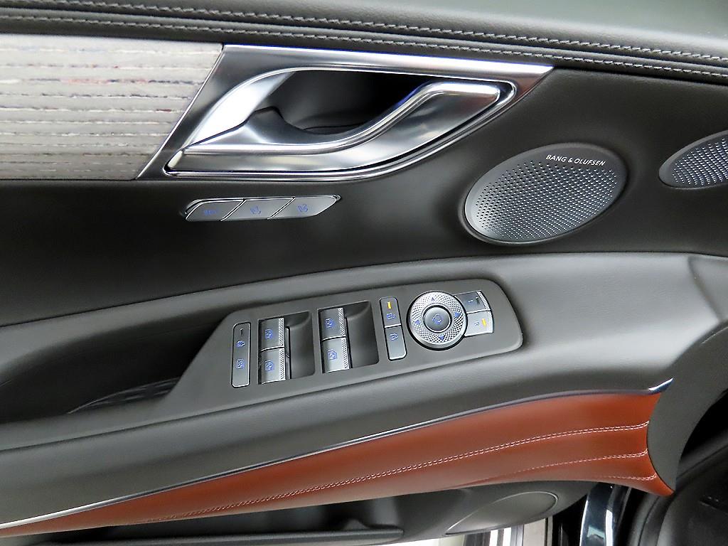 Genesis GV80 - Vista 11