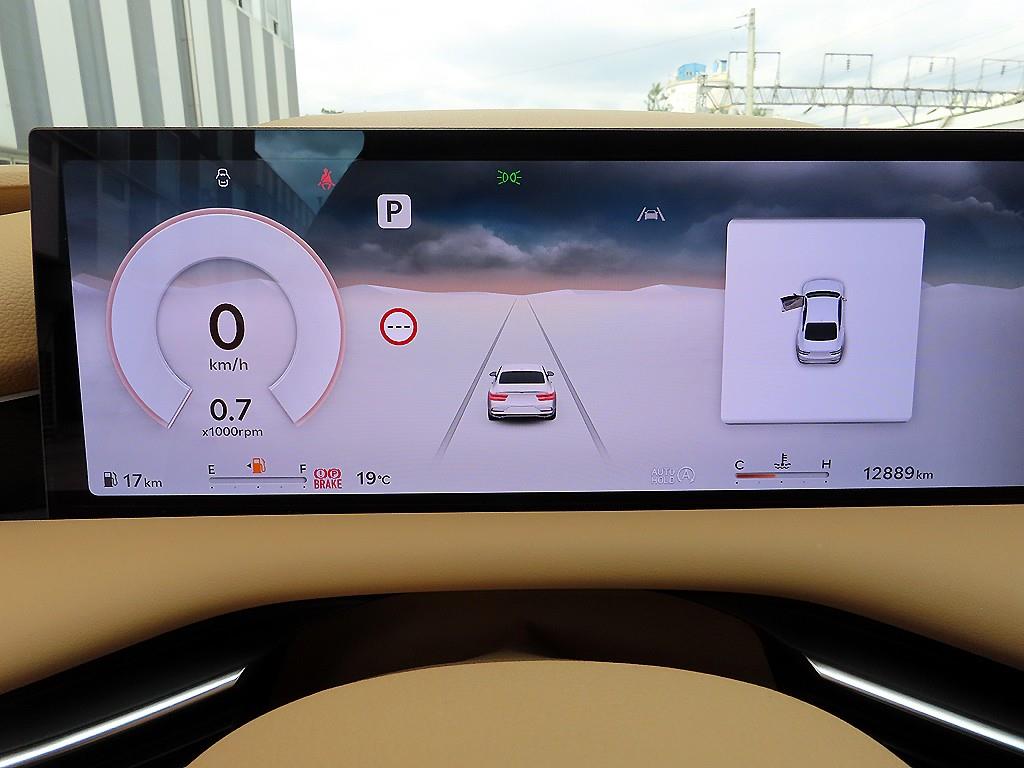 Genesis G80 - Vista 9