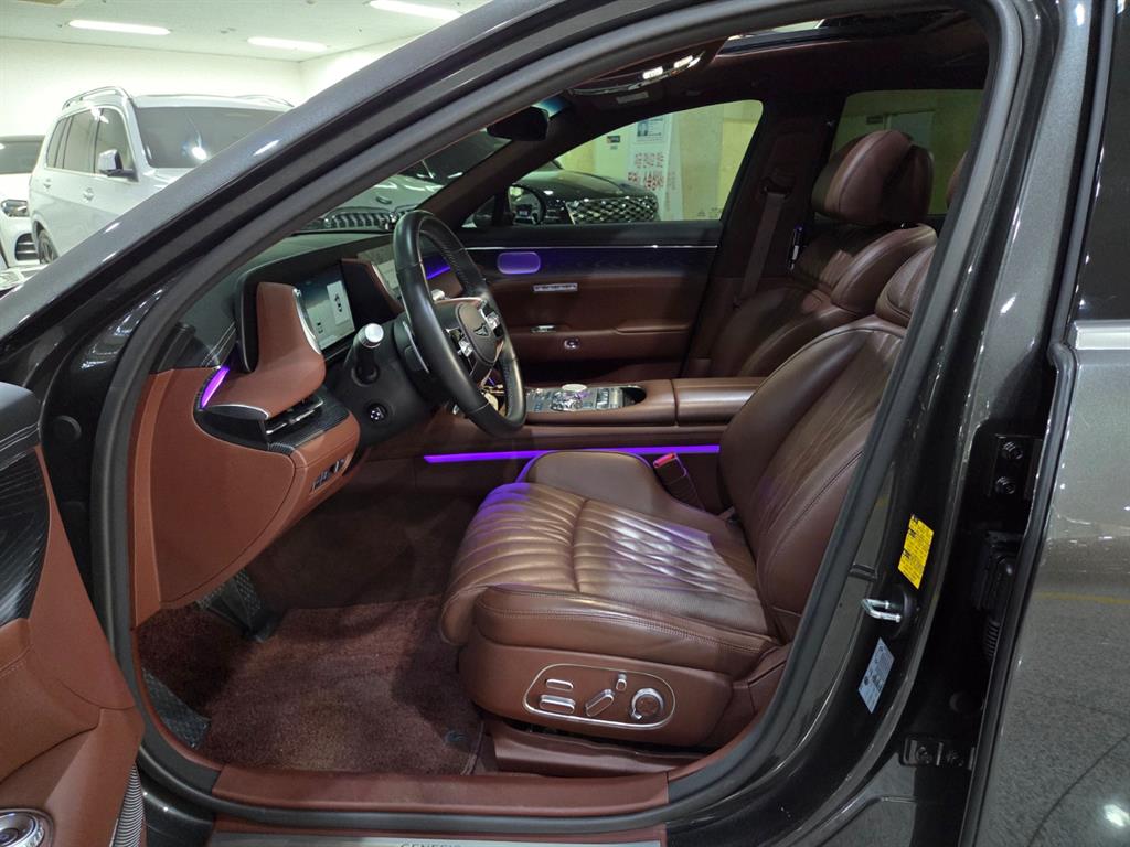 Genesis G90 - Vista 6