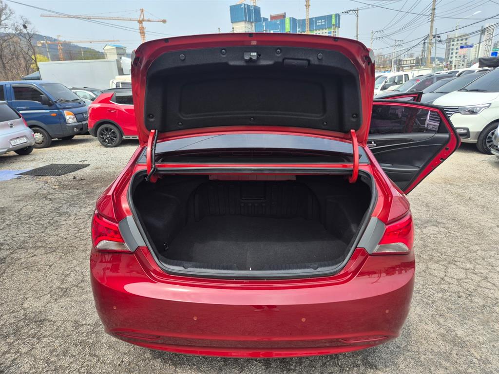 HYUNDAI Sonata - Vista 8