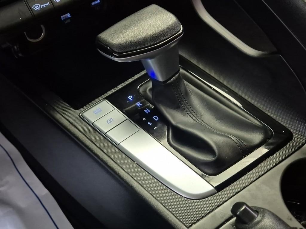 HYUNDAI Avante - Vista 8