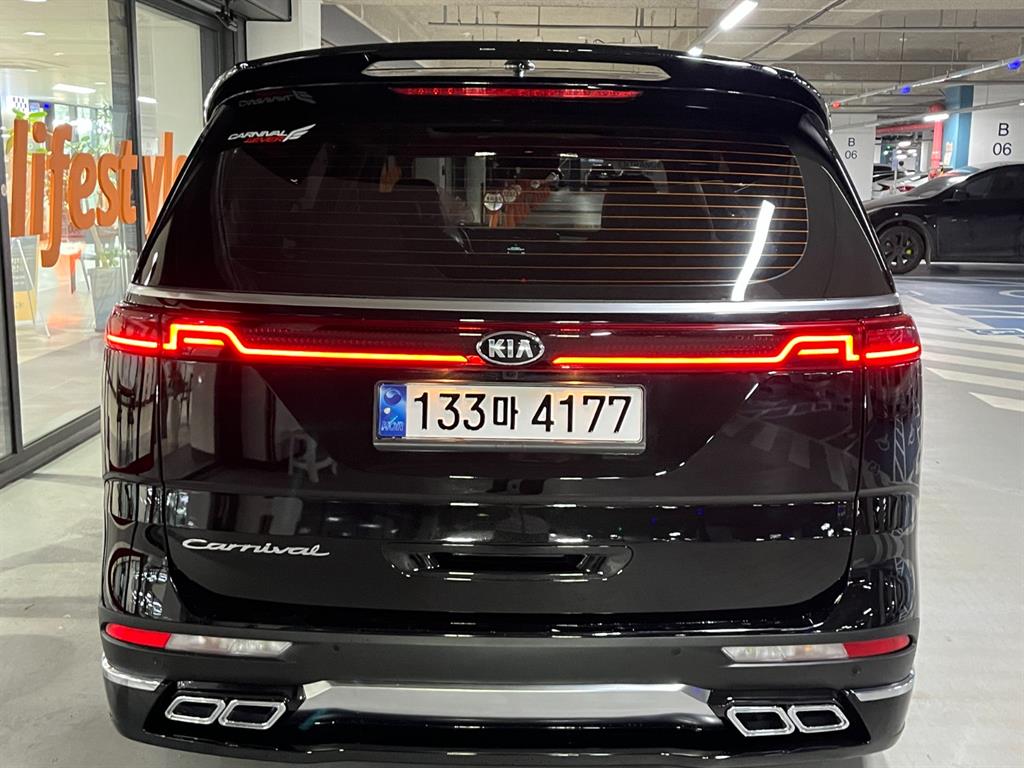 KIA Carnival - Vista 5