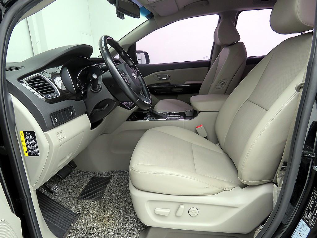 KIA Carnival - Vista 6