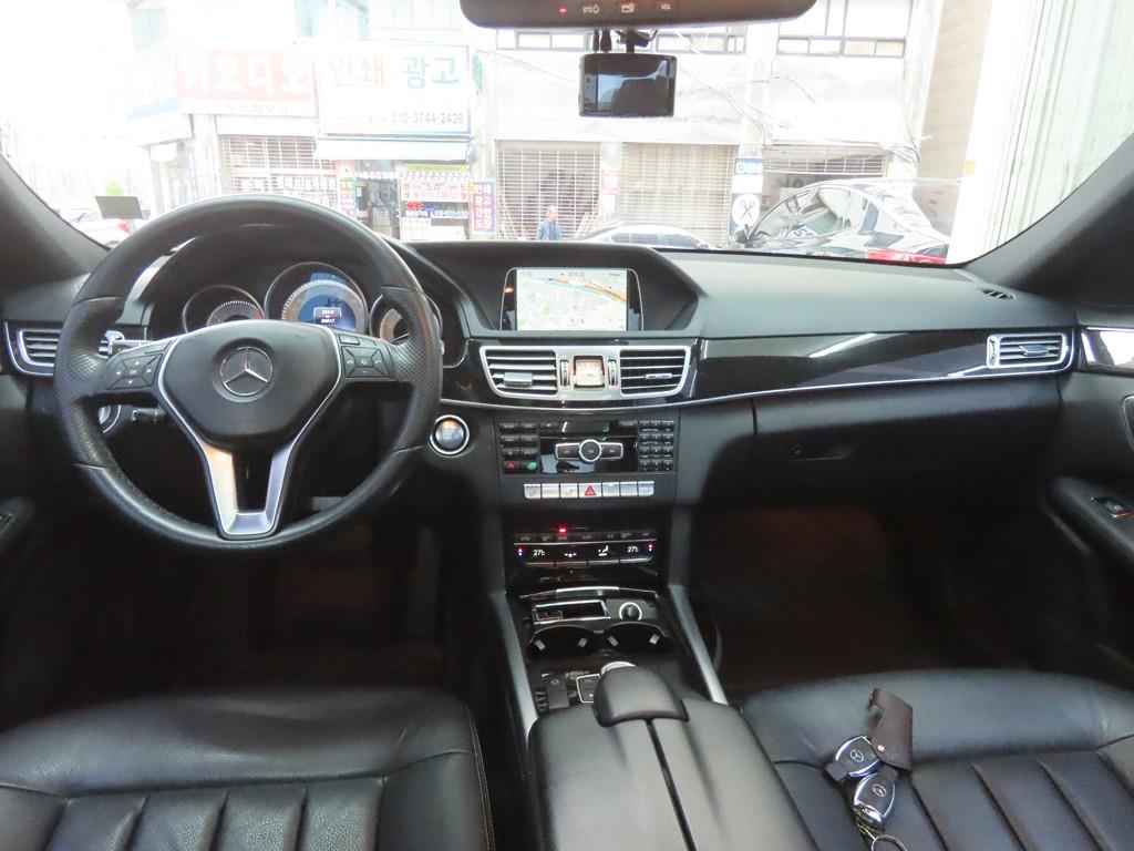 Mercedes Benz E class - Vista 7