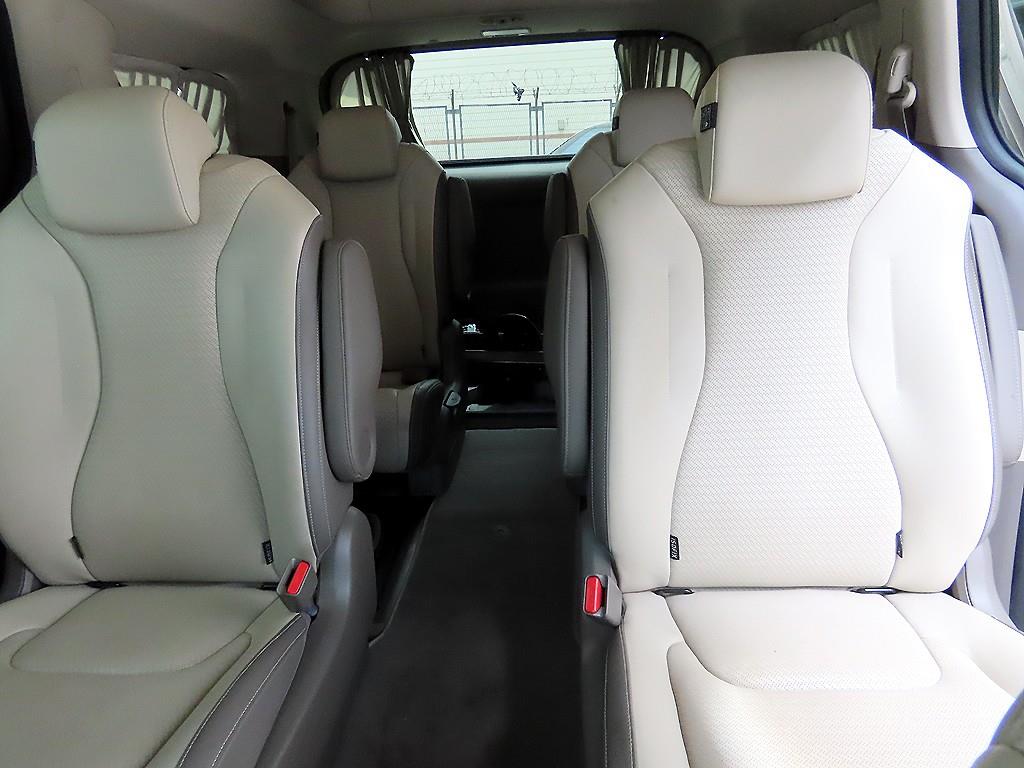 KIA Carnival - Vista 7